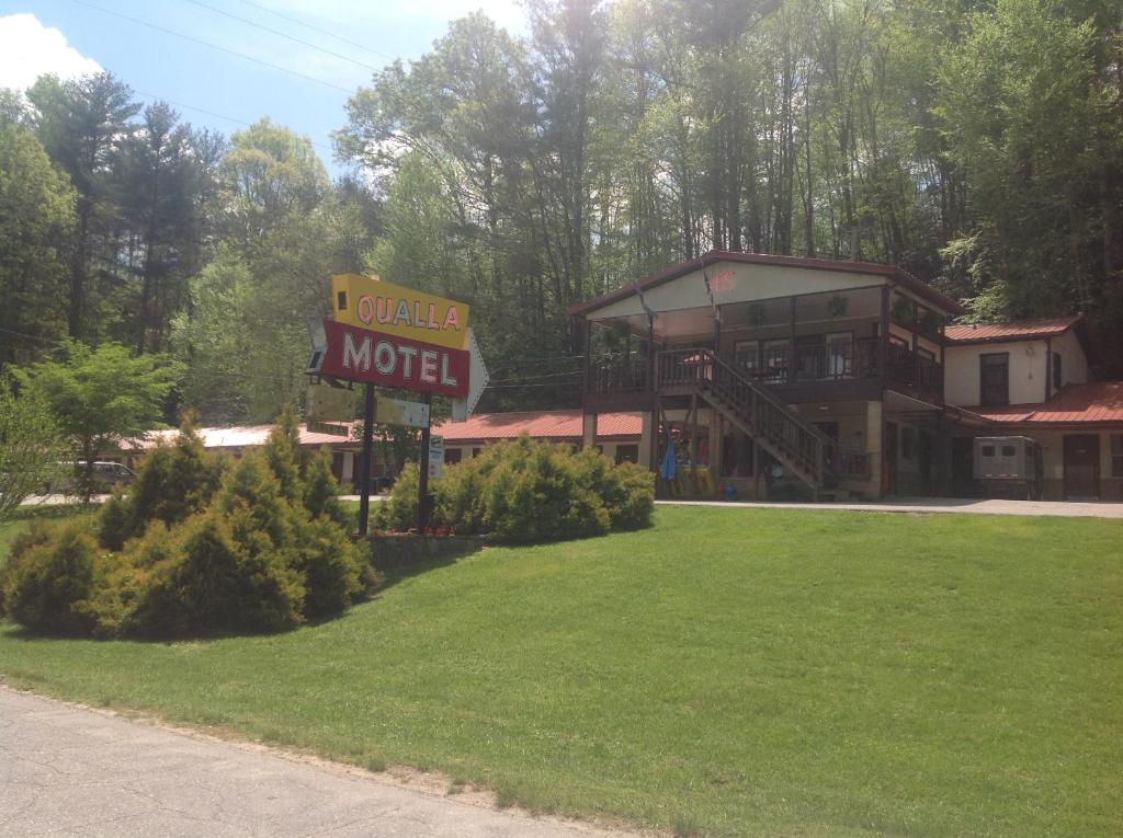 Qualla Cabins and Motel Main image 1